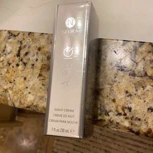 Neora Age IQ night cream